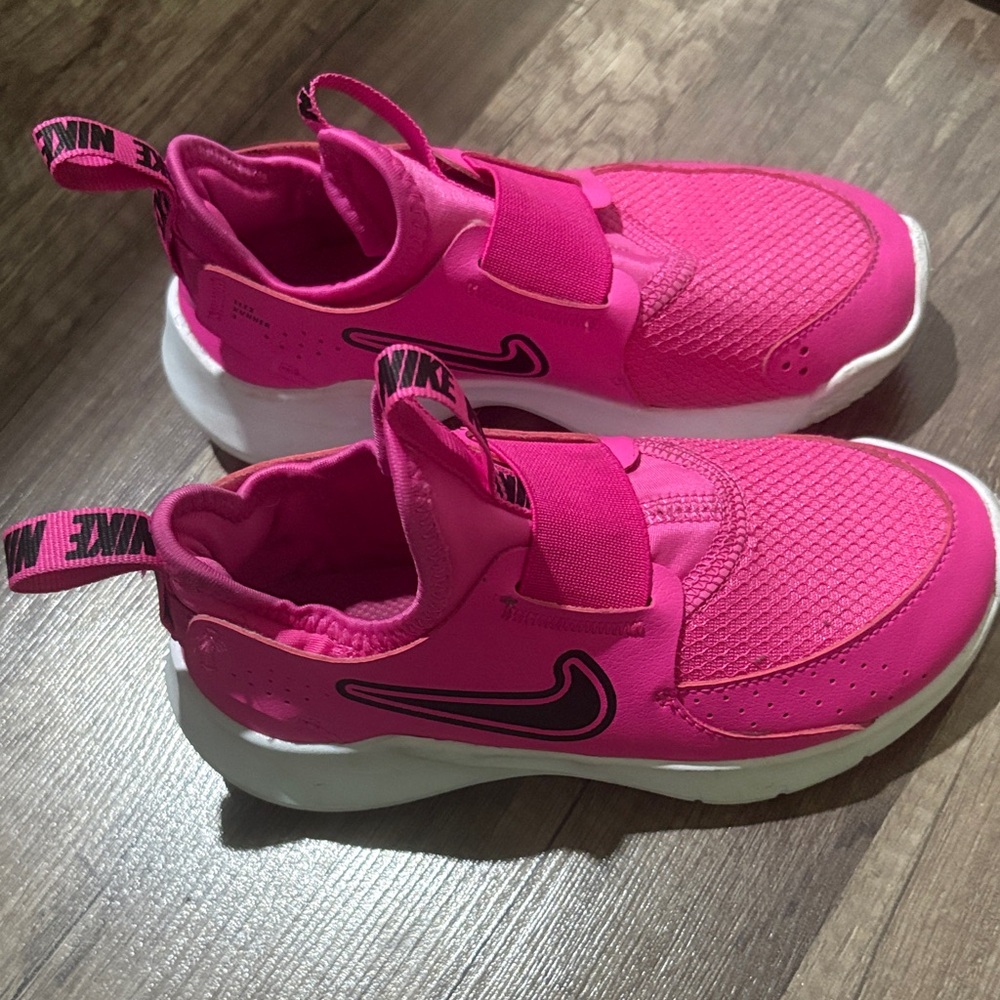 Nike Kids Fuchsia Sneakers